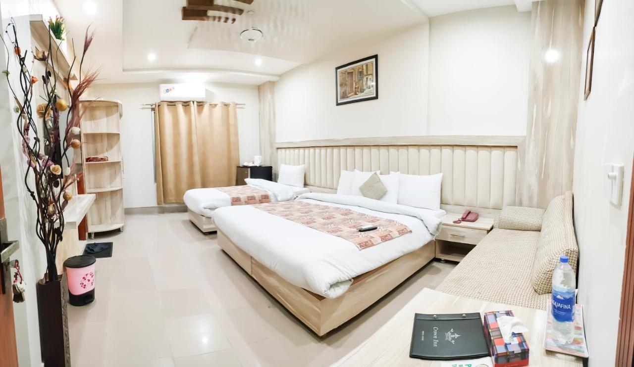 Hotel Crown Inn ムルターン エクステリア 写真